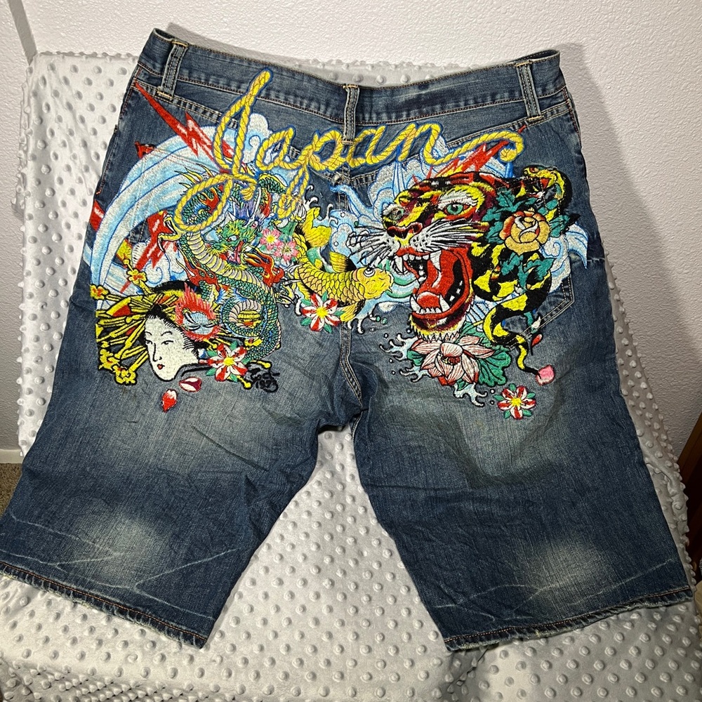 Ed Hardy Denim Shorts with Japan Dragon Embroidery Size 42 NWT